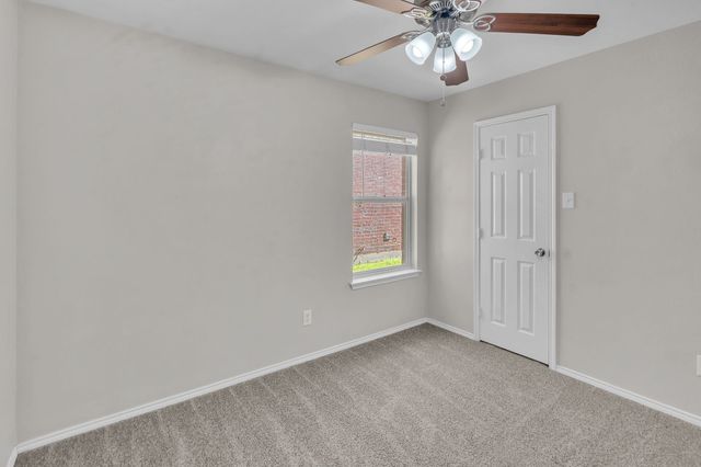 11829 Gold Creek Drive E, Fort Worth, TX 76244