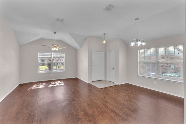11829 Gold Creek Drive E, Fort Worth, TX 76244