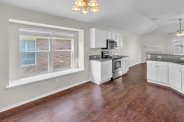 11829 Gold Creek Drive E, Fort Worth, TX 76244
