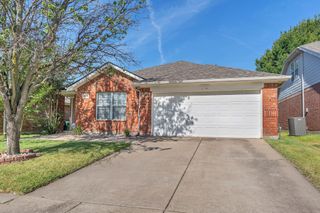 11829 Gold Creek Drive E, Fort Worth, TX 76244