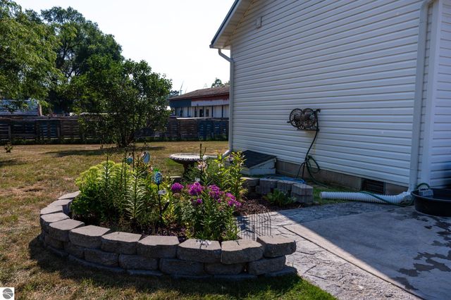 5806 W Weidman Road, Weidman, MI 48893