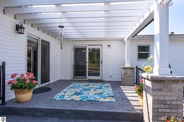 5806 W Weidman Road, Weidman, MI 48893