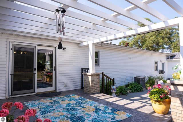 5806 W Weidman Road, Weidman, MI 48893