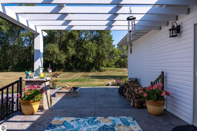 5806 W Weidman Road, Weidman, MI 48893