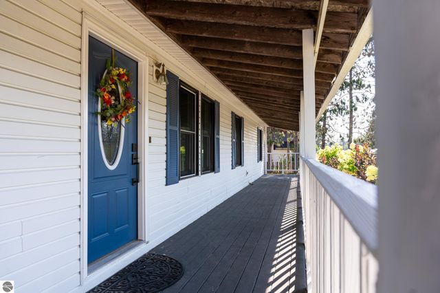 5806 W Weidman Road, Weidman, MI 48893