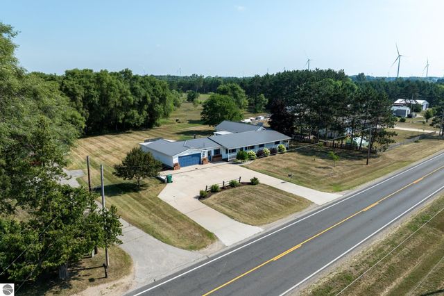 5806 W Weidman Road, Weidman, MI 48893