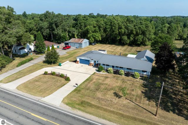 5806 W Weidman Road, Weidman, MI 48893