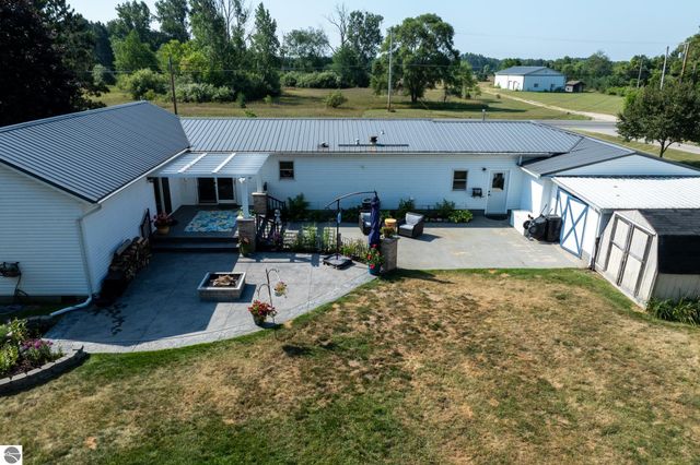 5806 W Weidman Road, Weidman, MI 48893