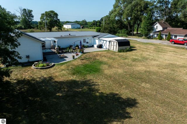 5806 W Weidman Road, Weidman, MI 48893