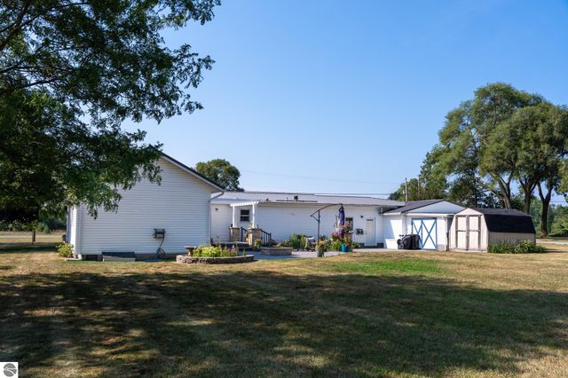 5806 W Weidman Road, Weidman, MI 48893