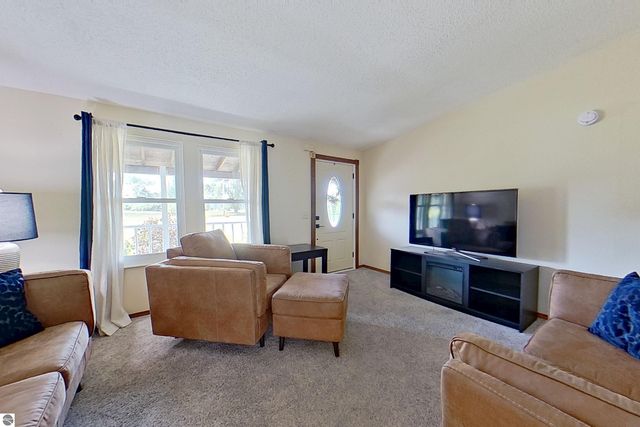 5806 W Weidman Road, Weidman, MI 48893