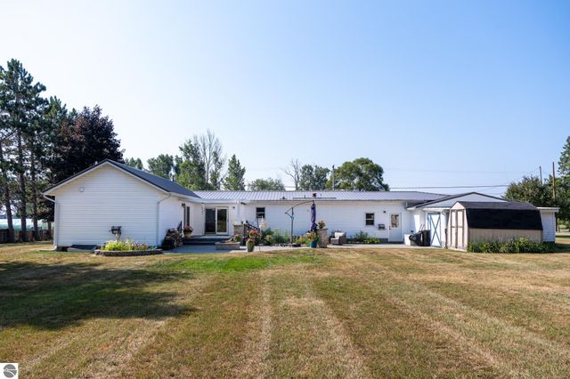 5806 W Weidman Road, Weidman, MI 48893