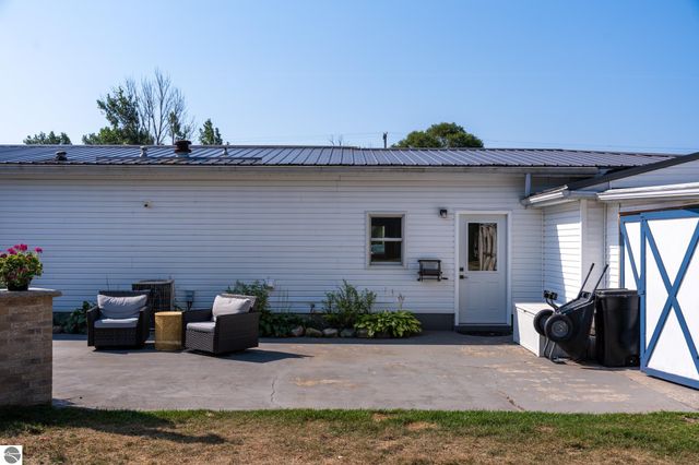 5806 W Weidman Road, Weidman, MI 48893