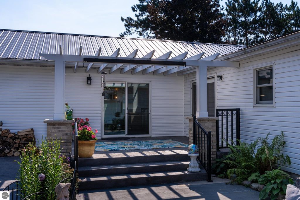 Image 11 of property listing at 5806 W Weidman Road, Weidman, MI 48893