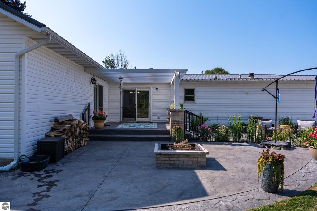 Image 13 of property listing at 5806 W Weidman Road, Weidman, MI 48893