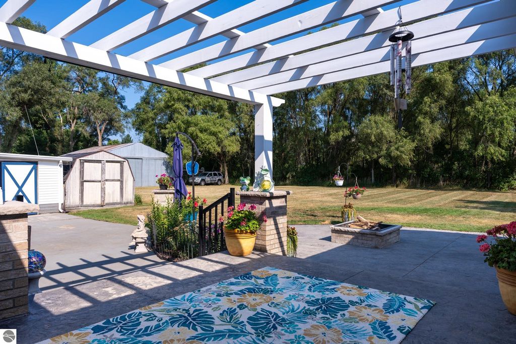 Image 20 of property listing at 5806 W Weidman Road, Weidman, MI 48893