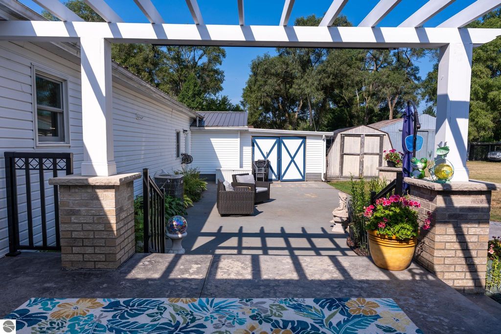 Image 22 of property listing at 5806 W Weidman Road, Weidman, MI 48893