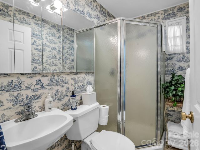 206 Lakeridge Road, Lake Lure, NC 28746