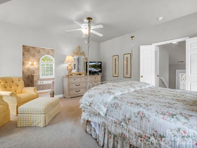 206 Lakeridge Road, Lake Lure, NC 28746