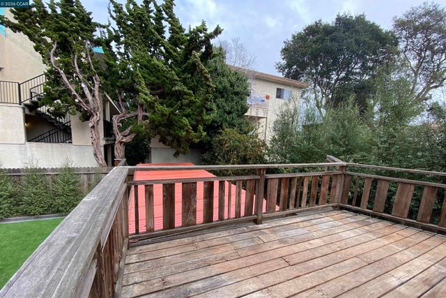411 Kains Ave., Albany, CA 94706