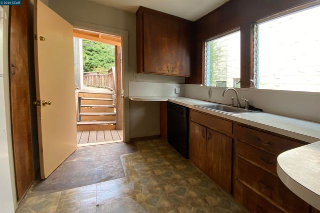 411 Kains Ave., Albany, CA 94706