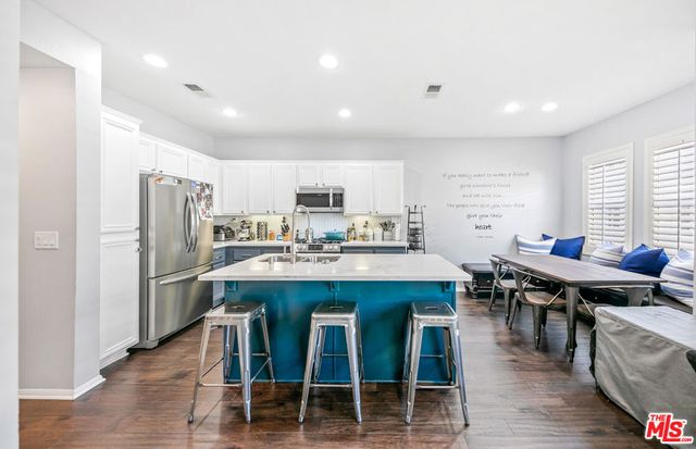 26828 Willow Creek Lane 23, Valencia, CA 91355