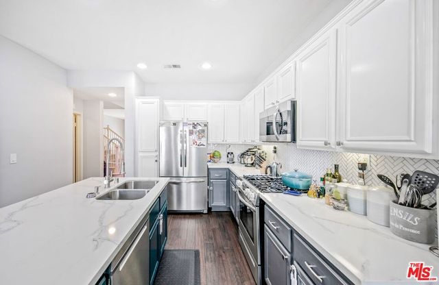 26828 Willow Creek Lane 23, Valencia, CA 91355