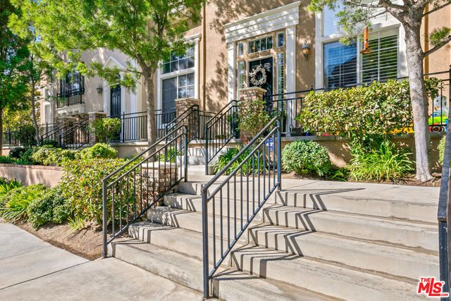 26828 Willow Creek Lane 23, Valencia, CA 91355