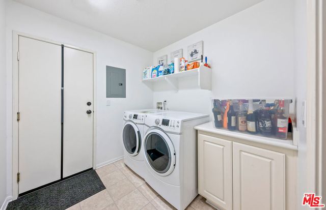 26828 Willow Creek Lane 23, Valencia, CA 91355