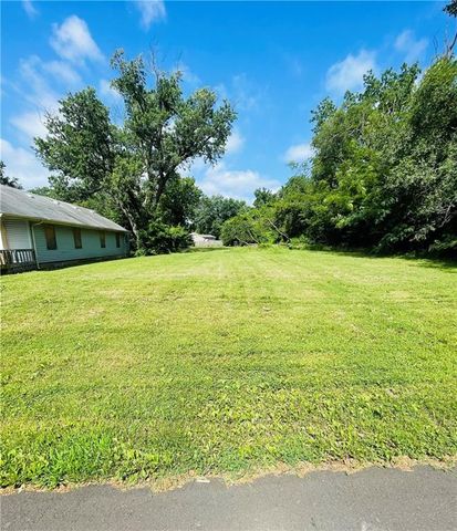 3036 N 32nd Street, Kansas City, KS 66104