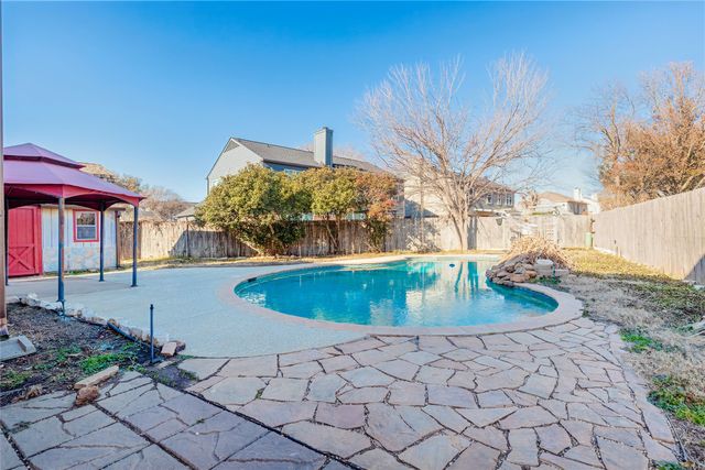 716 Bridget Way, Hurst, TX 76054