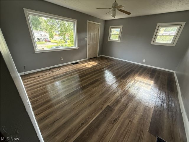 371 Beth Street, Akron, OH 44301