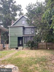 3402 BATEMAN AVE, Baltimore, MD 21216