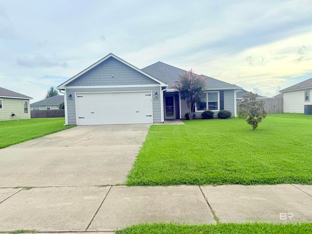 213 Lakefront Circle, Summerdale, AL 36580