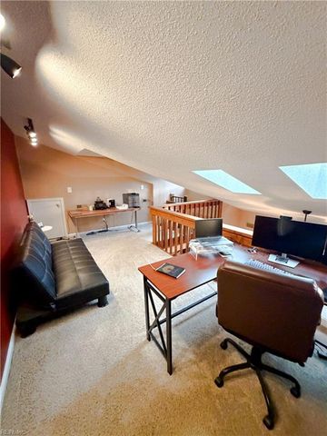 12871 Daybreak CIR, Newport News, VA 23602