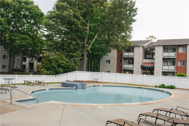 12871 Daybreak CIR, Newport News, VA 23602