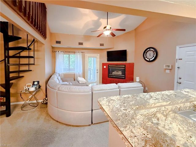 12871 Daybreak CIR, Newport News, VA 23602