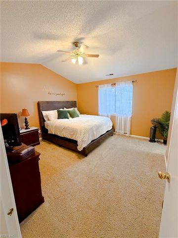 12871 Daybreak CIR, Newport News, VA 23602