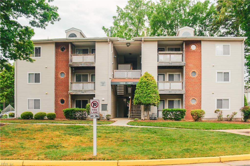 12871 Daybreak CIR, Newport News, VA 23602