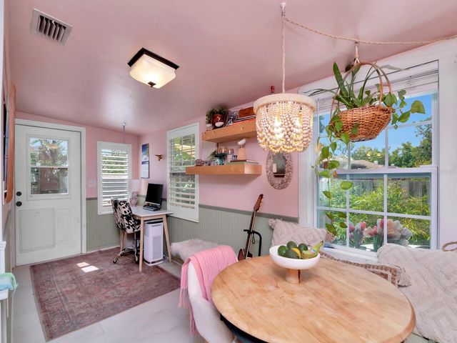 4000 3RD AVENUE N, St Petersburg, FL 33713