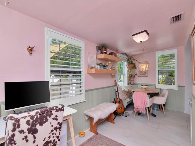 4000 3RD AVENUE N, St Petersburg, FL 33713