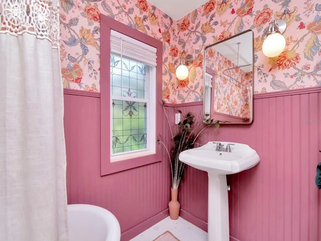 4000 3RD AVENUE N, St Petersburg, FL 33713