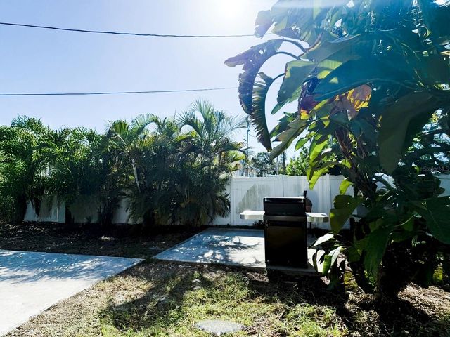 4000 3RD AVENUE N, St Petersburg, FL 33713