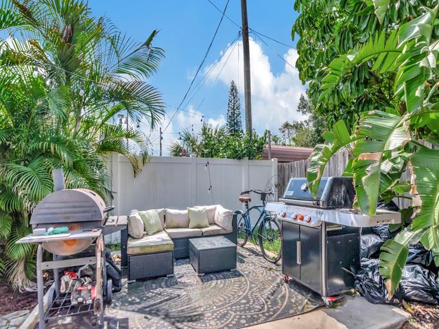 4000 3RD AVENUE N, St Petersburg, FL 33713