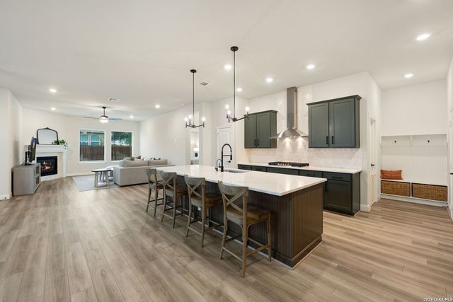 1733 Hidden Fox, New Braunfels, TX 78132