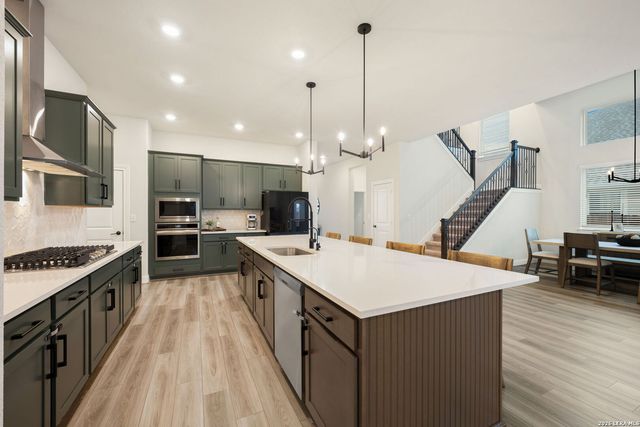1733 Hidden Fox, New Braunfels, TX 78132