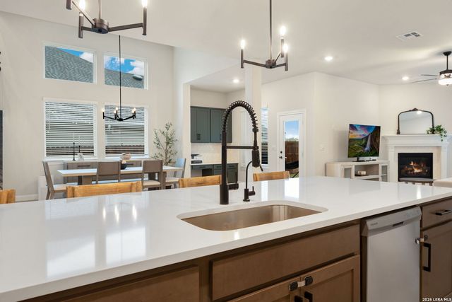 1733 Hidden Fox, New Braunfels, TX 78132