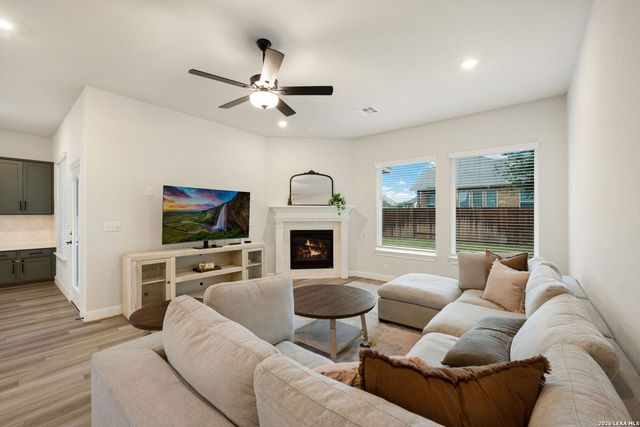 1733 Hidden Fox, New Braunfels, TX 78132