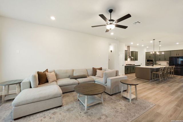 1733 Hidden Fox, New Braunfels, TX 78132
