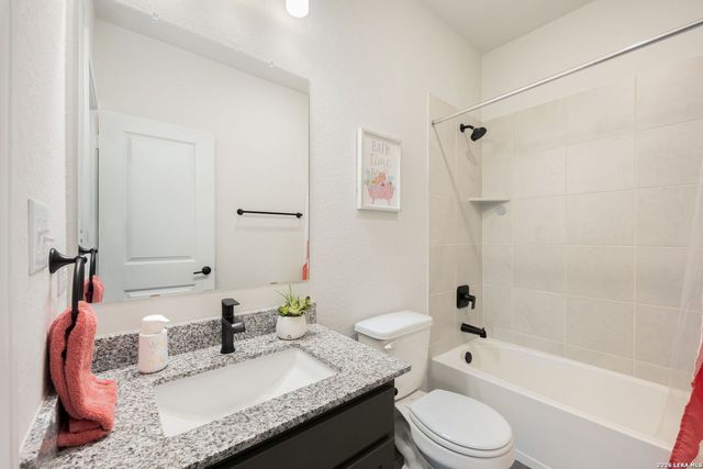 1733 Hidden Fox, New Braunfels, TX 78132